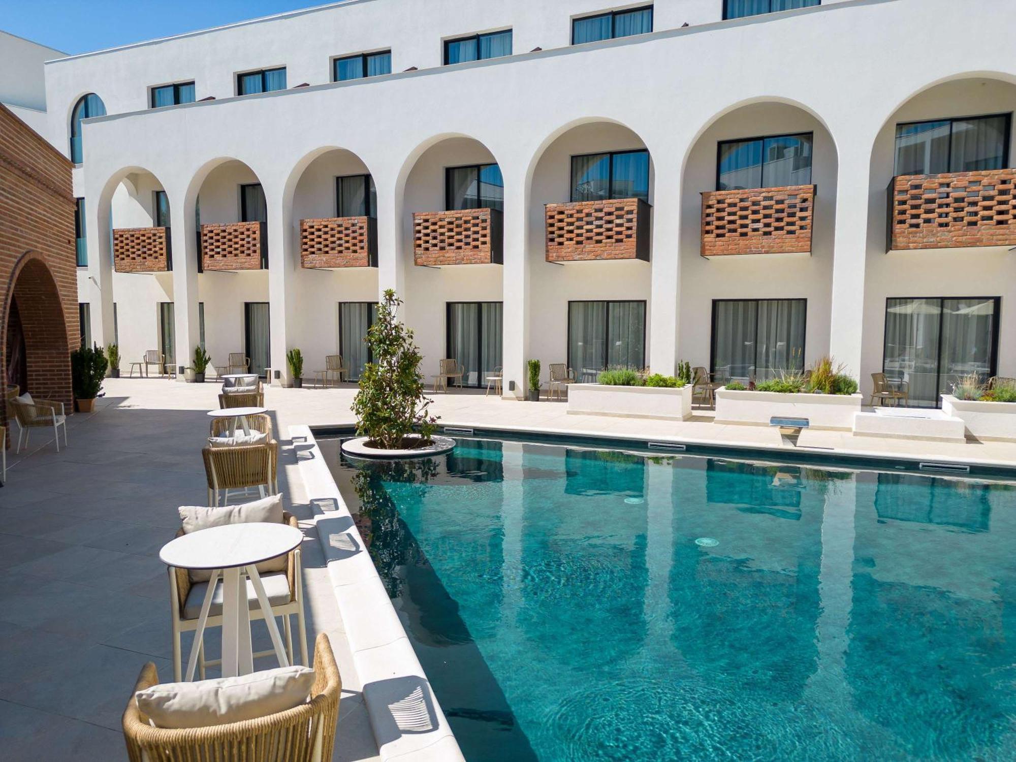 Mercure Conacul Cozieni Pasarea المظهر الخارجي الصورة