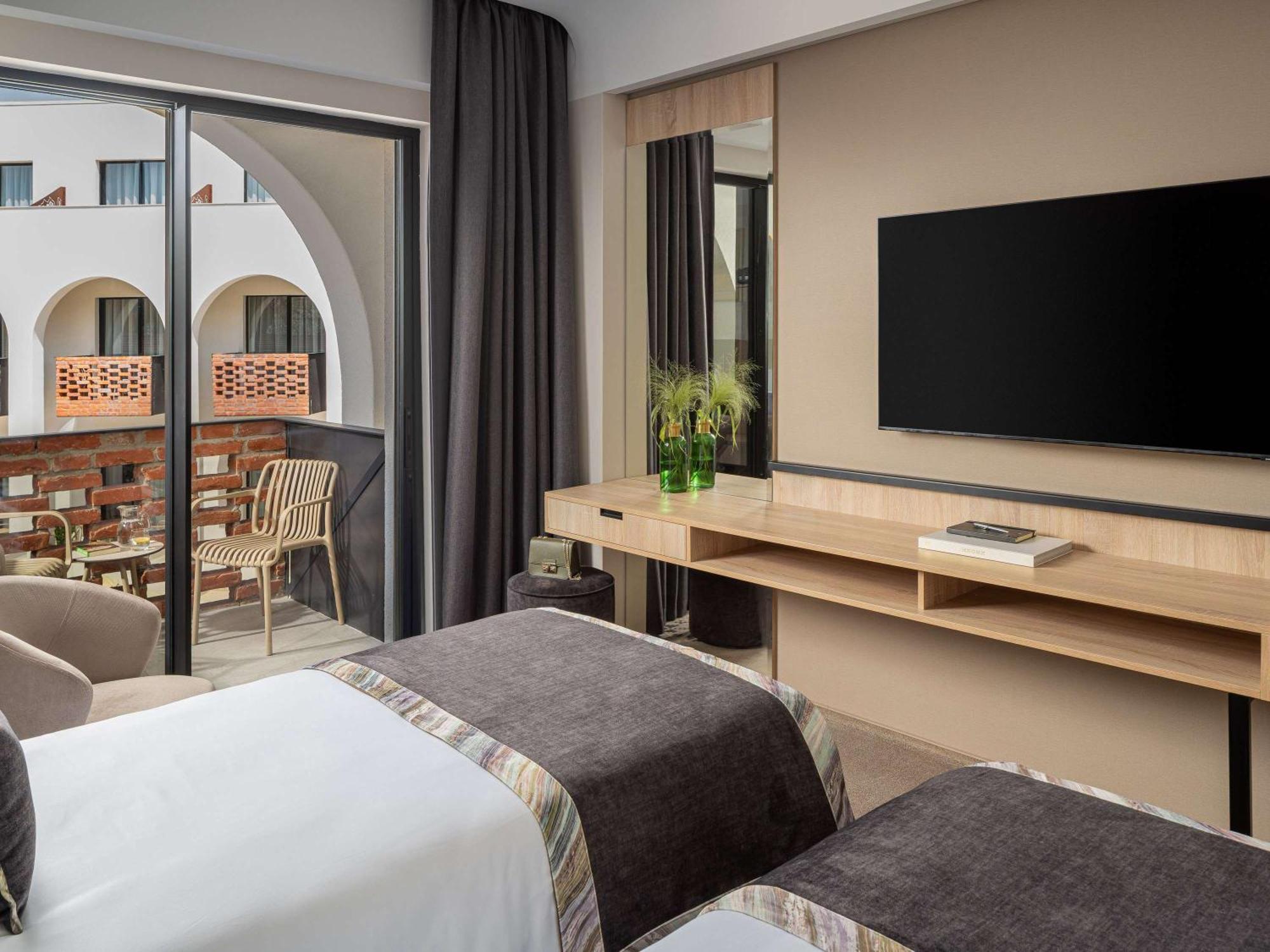 Mercure Conacul Cozieni Pasarea المظهر الخارجي الصورة